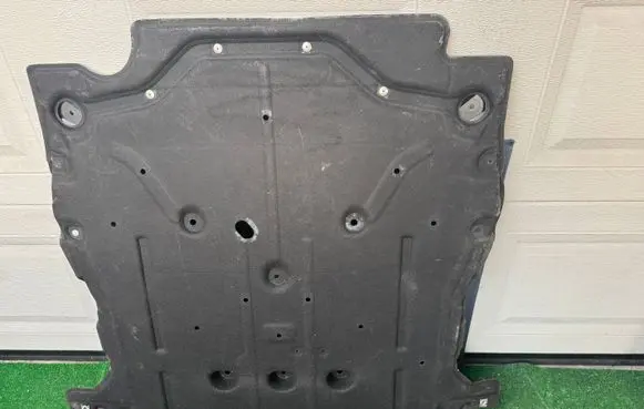 Alfa Romeo Giulia Engine splash shield/under tray 50550395