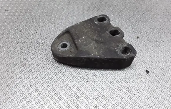 Volkswagen Transporter - Caravelle T5 Engine mounting bracket