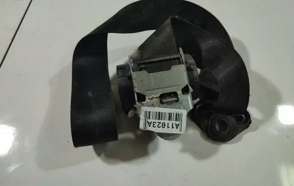 Opel Corsa D Front seatbelt 