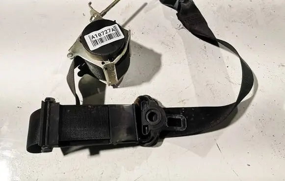Opel Zafira B Front seatbelt 