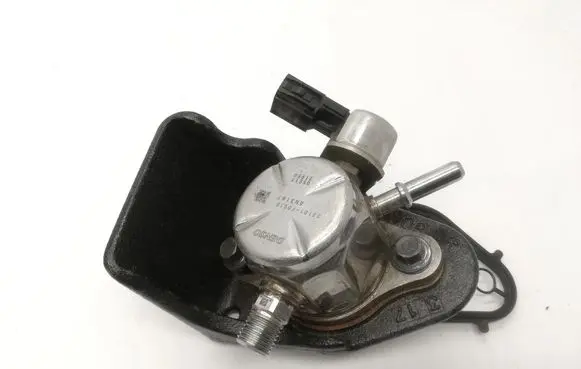 Toyota RAV 4 (XA50) Fuel injection high pressure pump 23101F0010