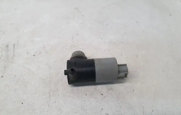 Toyota Avensis T270 Windscreen/windshield washer pump 30892 101018A 088243