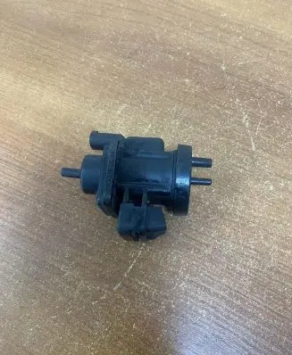 Mercedes-Benz E W210 EGR valve A0005450427 E354