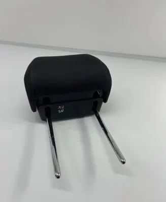 Volkswagen PASSAT B8 Front seat headrest 