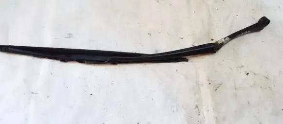 Toyota RAV 4 (XA30) Front wiper blade arm