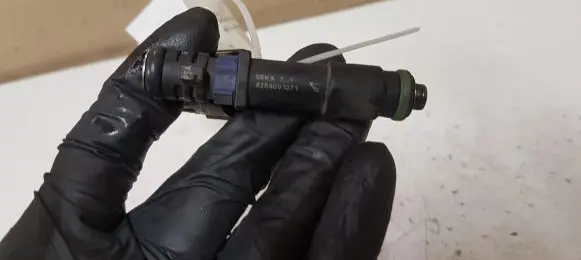 Citroen C5 Fuel injector DEKA71