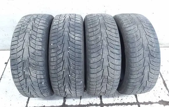 Nissan Leaf I (ZE0) R16 winter tire HANKOOK WINTERICEPTIZ2 20555R16