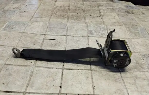 Mazda 3 I Rear seatbelt 6032797 0433009
