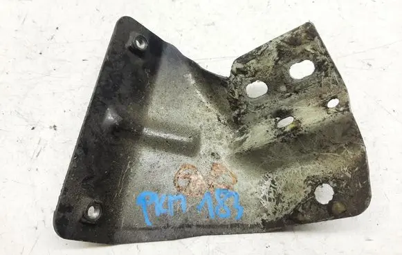Seat Ibiza III (6L) Fender mounting bracket 6L0821136A