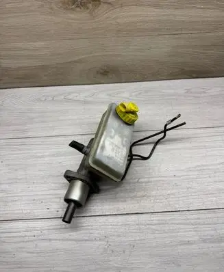 Volkswagen Sharan Master brake cylinder 7M1611303
