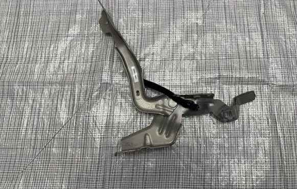 Alfa Romeo 145 - 146 Engine bonnet/hood hinges 