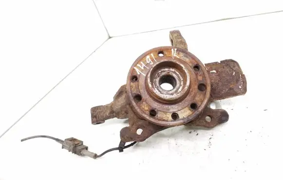 Opel Zafira B Front wheel hub spindle knuckle