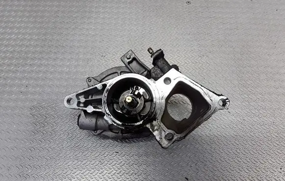 Ford Mondeo Mk III Vacuum pump 72245410C