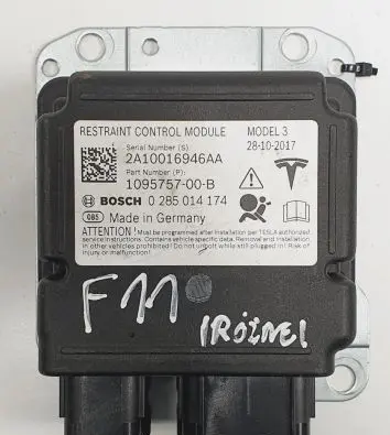 Tesla Model 3 Airbag control unit/module 0285014174