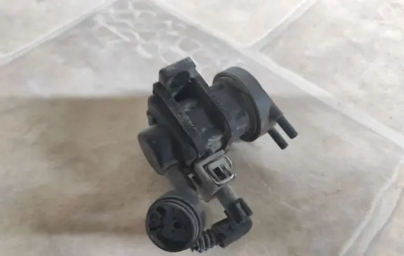 Opel Zafira A Turbo solenoid valve 4522371 4715396