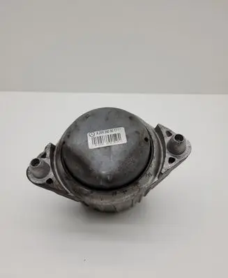 Mercedes-Benz E W212 Engine mount bracket A2042405017