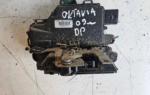 Skoda Octavia Mk1 (1U) Front door lock 3B1837016AD 992639101