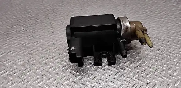Citroen C4 I Picasso Turbo solenoid valve 70163300 9661960380 07T057