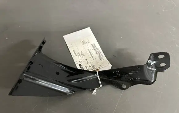 Audi A4 S4 B7 8E 8H Fender mounting bracket 8E0821135C 8E0821135