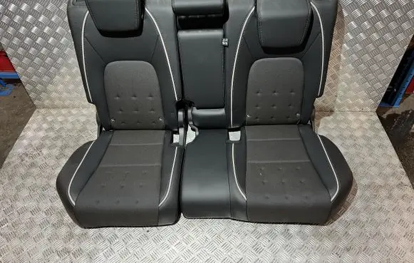 Honda ZR-V Second row seats DG19501