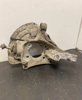 Front wheel hub spindle knuckle