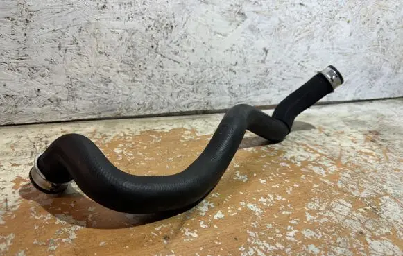 Mercedes-Benz CLK A209 C209 Engine coolant pipe/hose