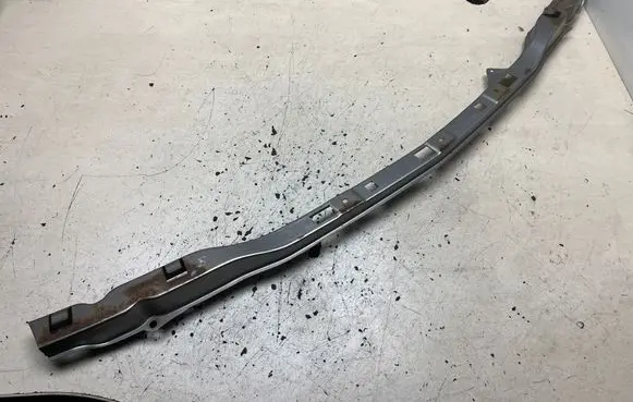 Nissan X-Trail T30 Top upper radiator support slam panel 62240EQ000