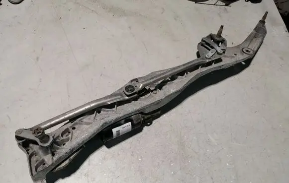 Front wiper linkage and motor