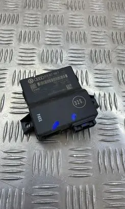 Audi A5 8T 8F Gateway control module 8T0907468F