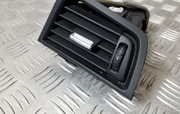 BMW 5 F10 F11 Dashboard side air vent grill/cover trim 9166894