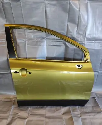 Suzuki SX4 S-Cross Front door 61M