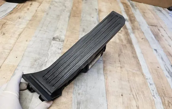 Volkswagen PASSAT B6 Accelerator throttle pedal 1K1723503L 6PV00860001 1014105