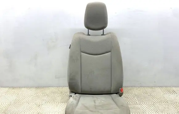 Nissan Leaf I (ZE0) Front passenger seat 