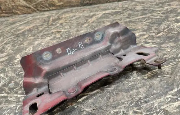 Mazda CX-9 Radiator mount bracket