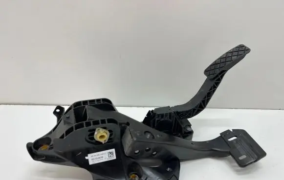 Volkswagen PASSAT B8 Pedal assembly 5Q2723058AB 64B0EXQ HD11042016