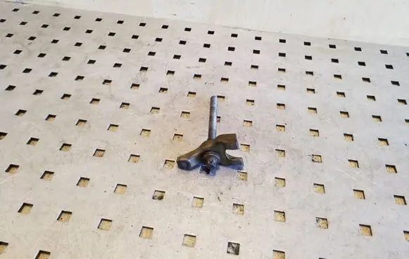 BMW 5 E60 E61 Fuel Injector clamp holder