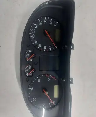Volkswagen PASSAT B5 Speedometer (instrument cluster) 3B0919881P 110008794