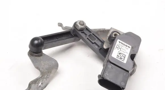 Headlight/headlamp level sensor