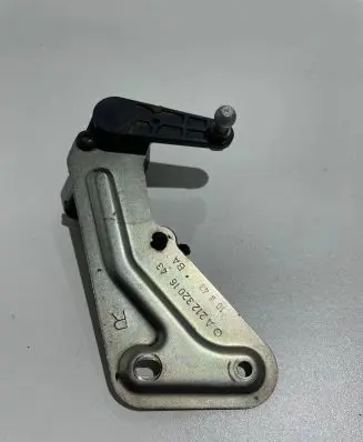Headlight/headlamp level sensor