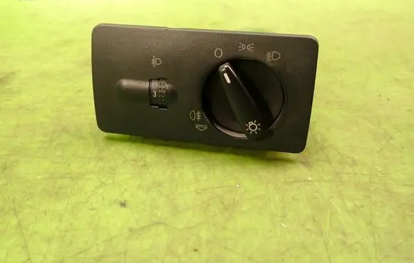 Skoda Fabia Mk1 (6Y) Headlight wiper switch 