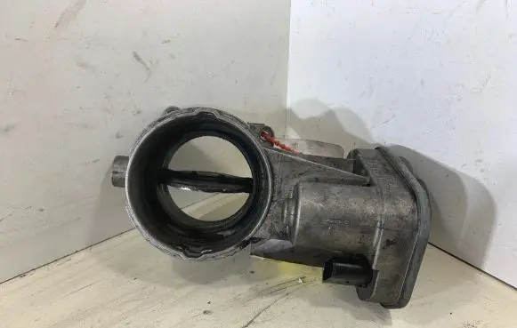 Volkswagen Touareg I Throttle valve 07Z128070C