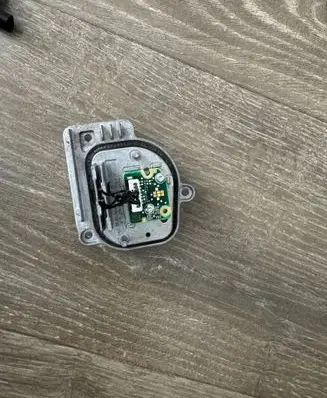 Volkswagen ID. Buzz Headlight ballast module Xenon E812318D