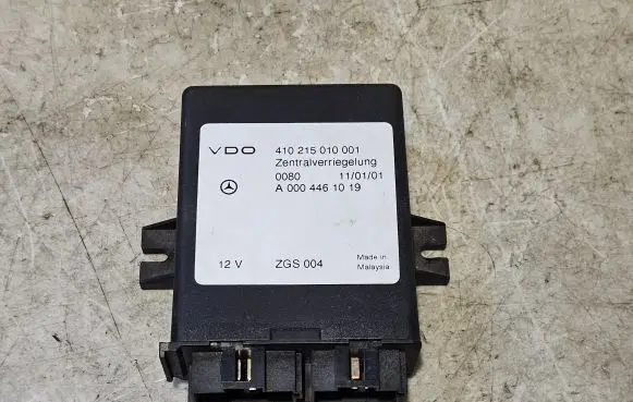 Mercedes-Benz Sprinter W901 W902 W903 W904 Door central lock control unit/module A0004461019