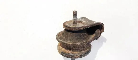 Suzuki Grand Vitara II Engine mount bracket