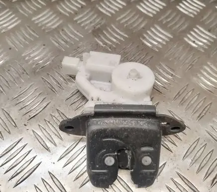 Nissan Qashqai Loading door lock 
