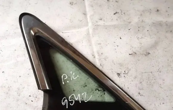 Mazda CX-7 Front triangle window/glass as2