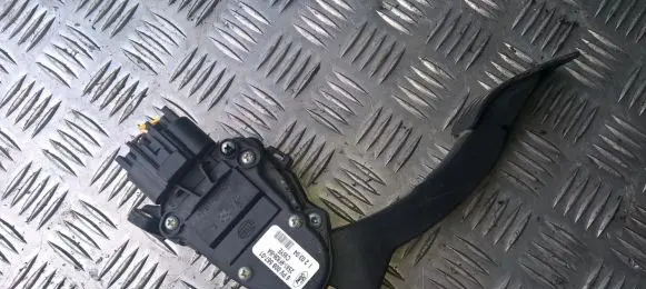 Ford Fiesta Accelerator throttle pedal 2s619f836ba 2s61-9f836-ba
