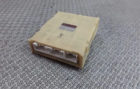 Toyota Avensis Verso Other control units/modules 8865044210