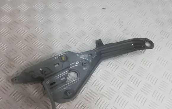 Smart ForTwo III C453 Fender mounting bracket 631472178r