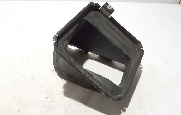 BMW X4M F98 Intercooler air channel guide 8068602